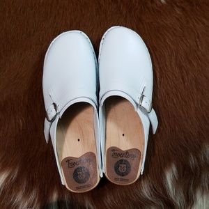 Troentorp Raphael baby blue clogs